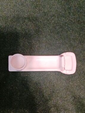 Pampered Chef Fridge Magnet Bottle Opener